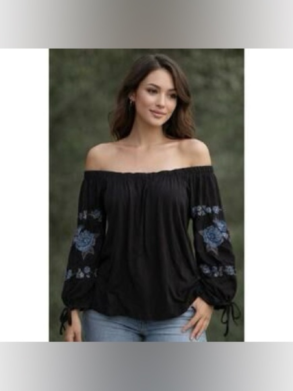 3 for $15 🦋🦋 American Eagle Outfitters off-the-shoulder top w/ floral embroidery